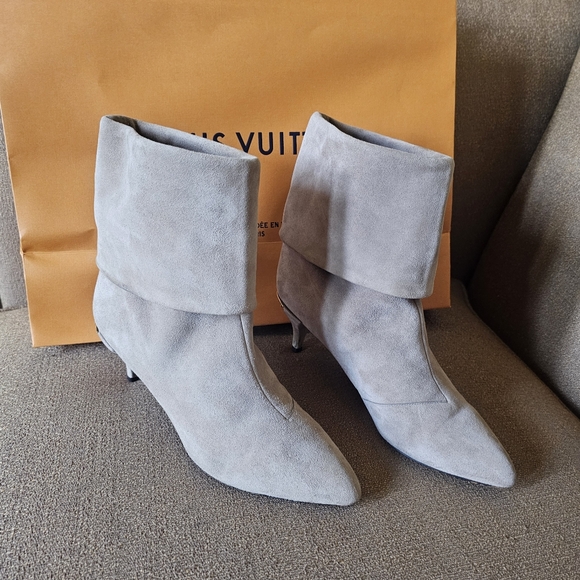 Louis Vuitton Beige Suede Fold Over Ankle Boots Size 37 - Picture 1 of 13